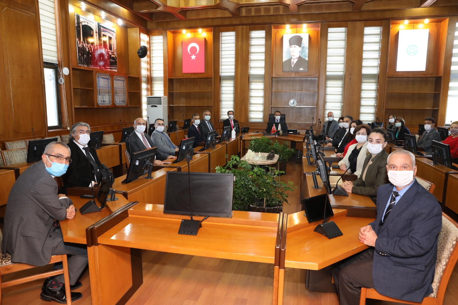 Genel Sekreter Vekili Dr.Mehmet CİNGÖZ Fakülte/Enstitü Sekreterleri ile Toplandı.